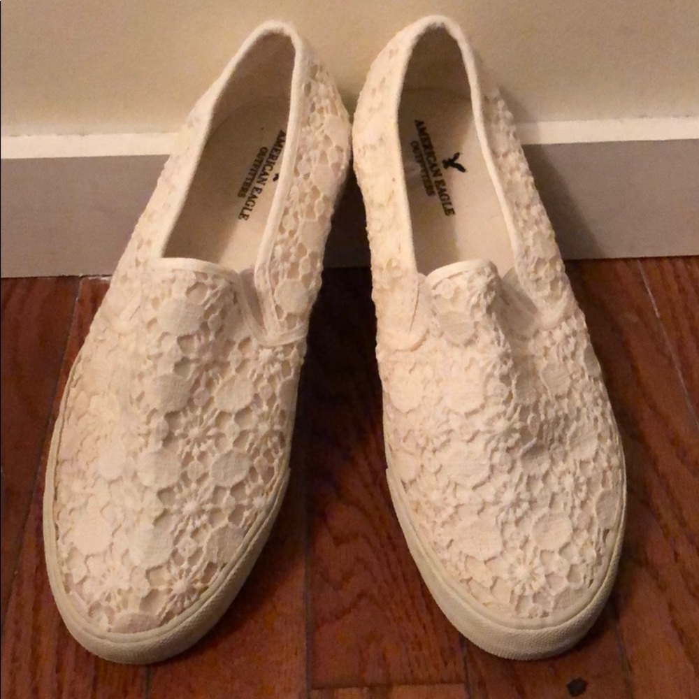 American Eagle lace slip on sneaker